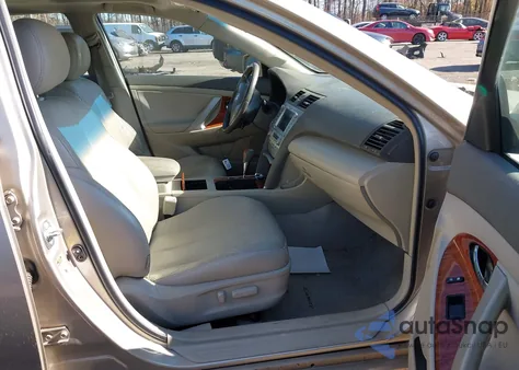 2009 Toyota Camry Xle V6 z USA, uszkodzony, nr VIN 4T1BK46KX9U090357